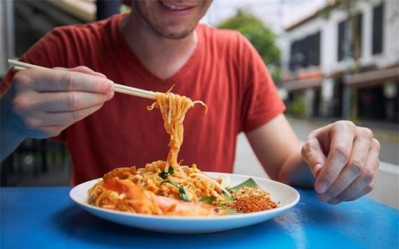 长寿之道：新加坡五大饮食习惯揭秘