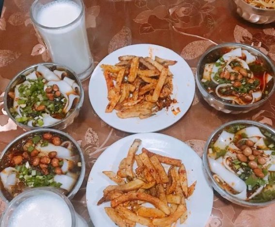 不止藏餐、甜茶，西藏这座日光城的美食海洋里，原来是这么好吃