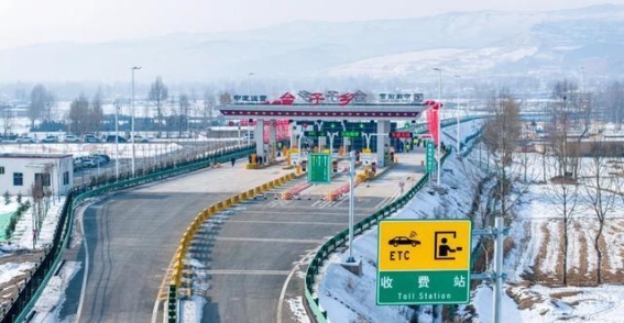 青海加西公路通车：迈向智慧与绿色的交通新纪元